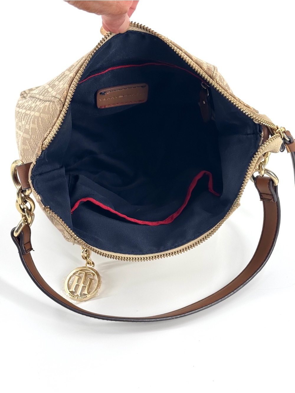 Tommy Hilfigure Monogram Coated Canvas Shoulder Bag - Picture 7 of 11